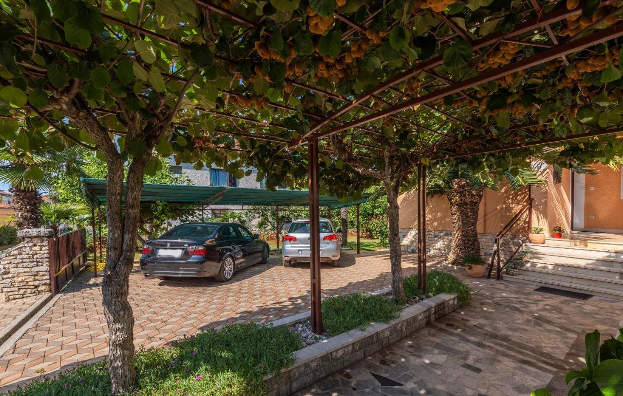 Apartments Feniks Porec Exterior photo