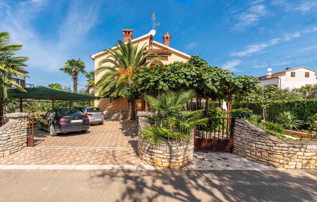 Apartments Feniks Porec Exterior photo